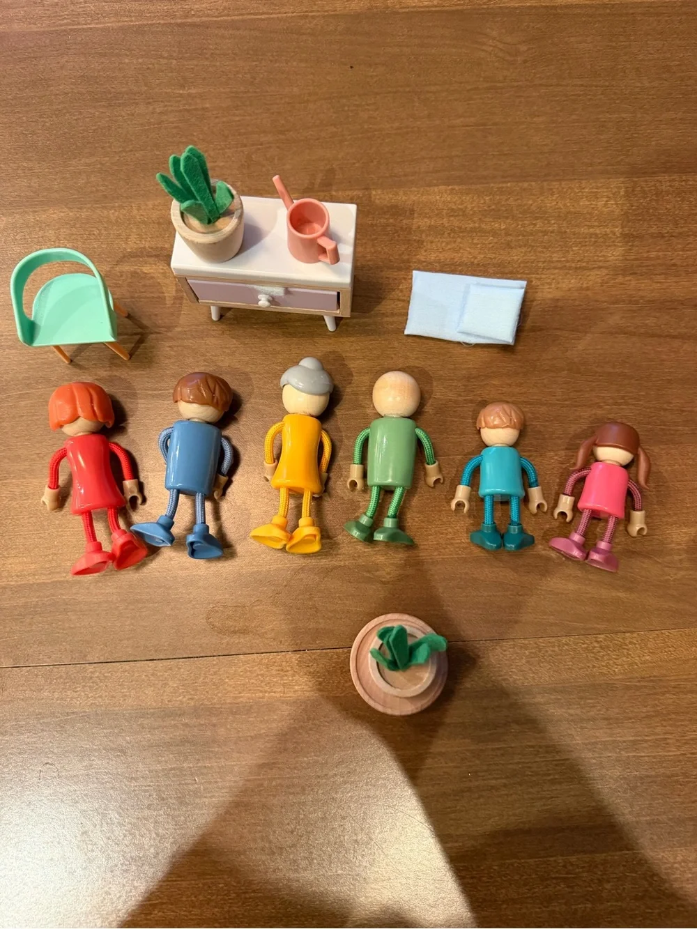Playtive Junior Dolls House Bendable Wooden Face Posable Family (6)